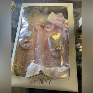 New with box TAFYY  baby girl set 0-3 months